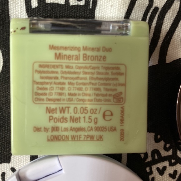 Makeup bundle - Picture 9 of 10